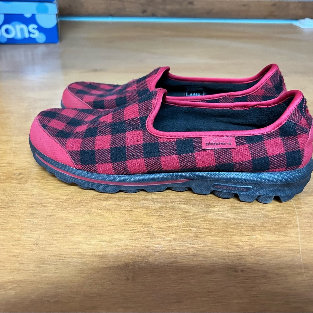 Sketchers Go Walk buffalo plaid